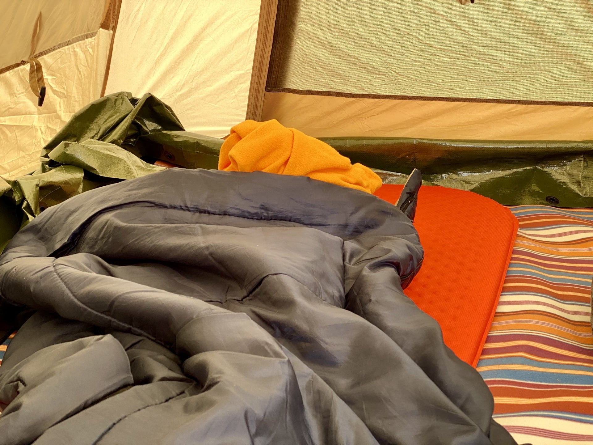 朝まで安眠出来る！おすすめのキャンプ寝袋をご紹介！ – flarii