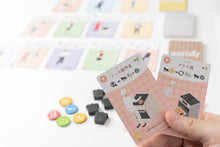 画像をギャラリービューアに読み込む, 右手にもたれているスマートエイプゲームス マイベストシェフ 第二版 のカード